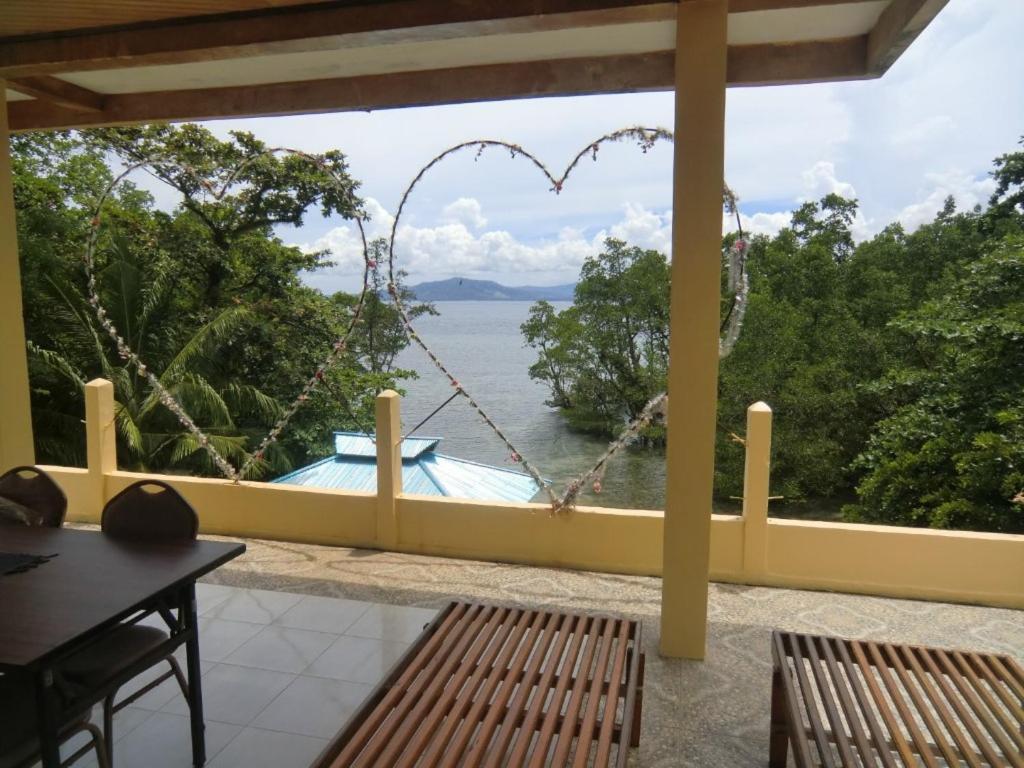 Bunaken Sea Garden Resort Extérieur photo