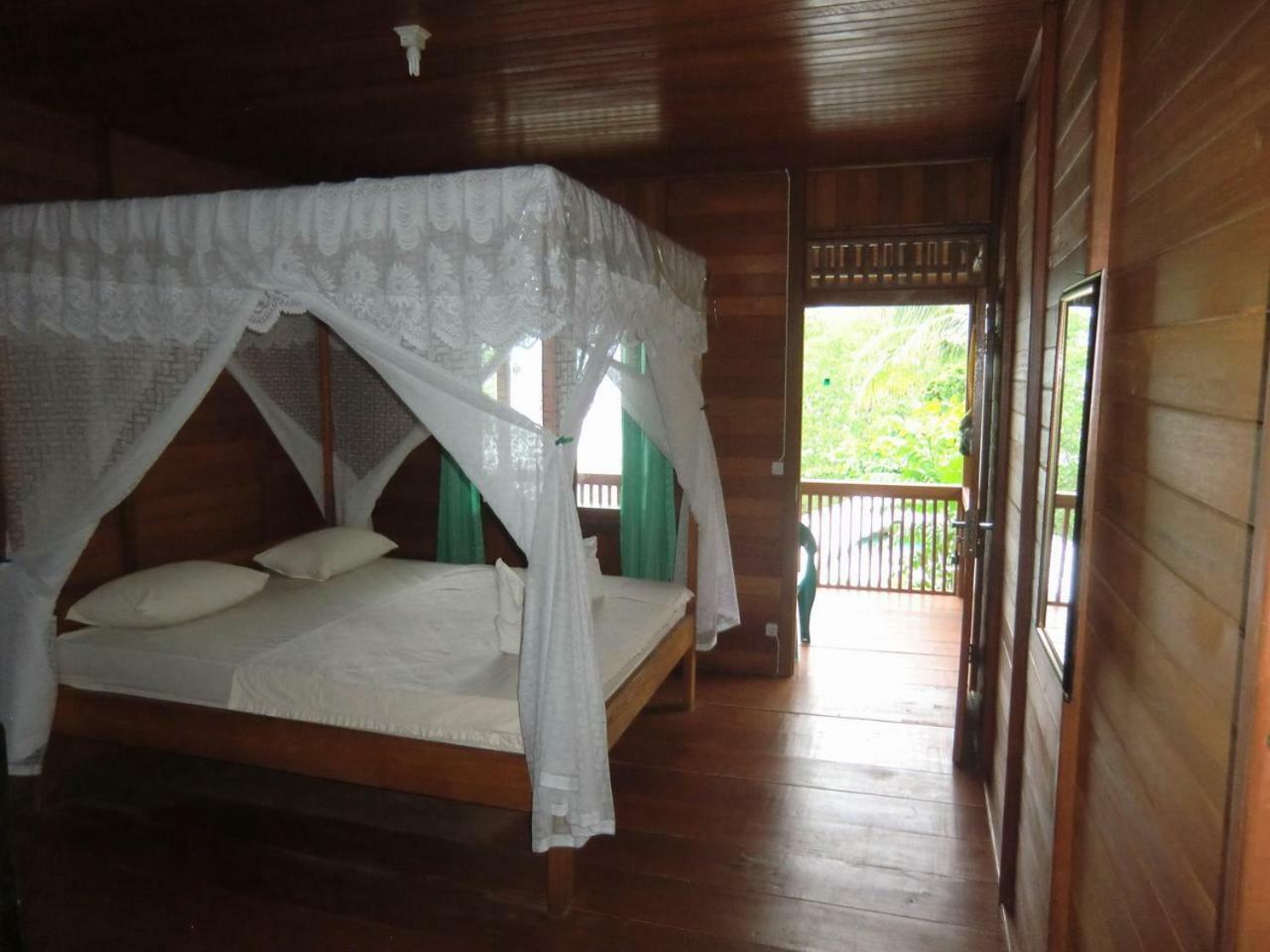 Bunaken Sea Garden Resort Extérieur photo
